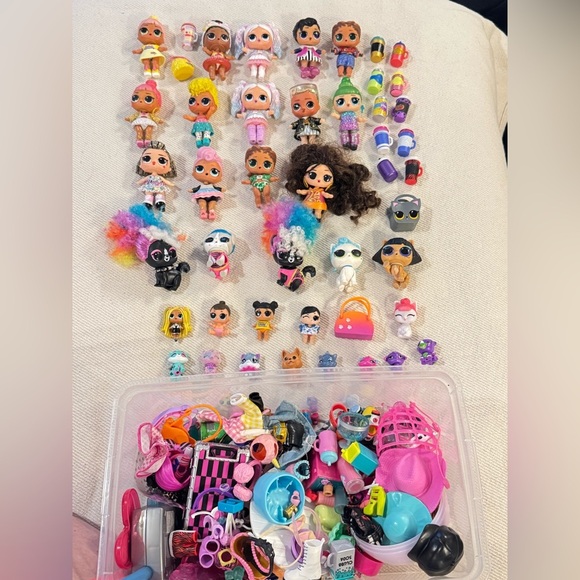 L.O.L. Surprise! Dolls Collection - Pink, Purple, Green, Gold - Picture 7 of 14